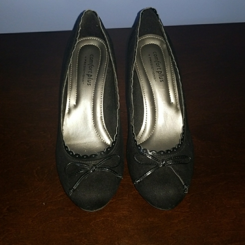 Suede Low-Heel Pumps